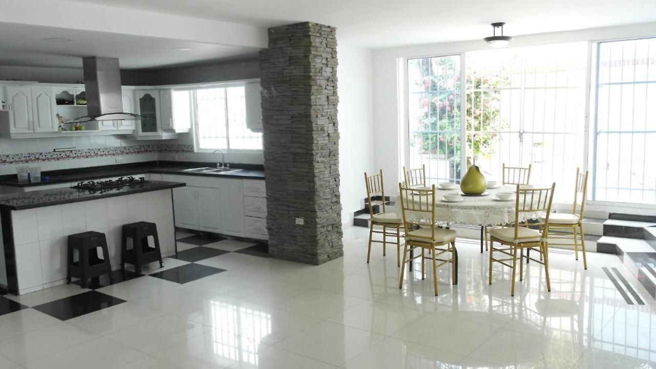 In Guest - C6-l Near The Sea With Pool Air Conditioning And Wifi
