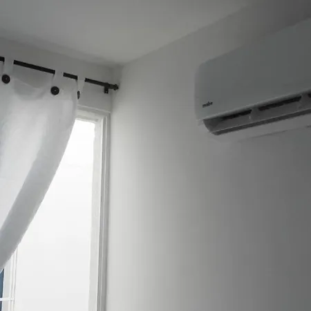 In Guest - C6-l Near The Sea With Pool Air Conditioning And Wifi