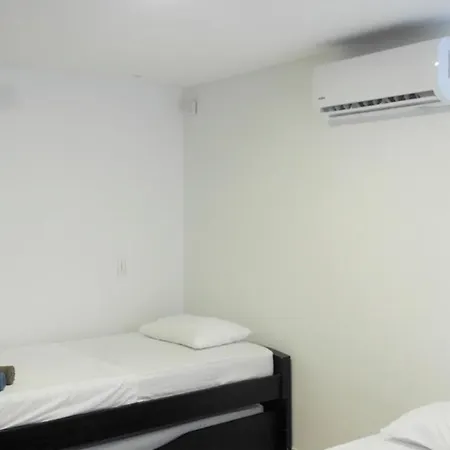 Pensión In Guest - C6-l Near The Sea With Pool Air Conditioning And Wifi *
